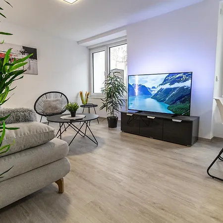 Apartment Fewomo Stilvolles Eg Appartment, Brauneberg, 4 Pers, Boots Slipanlage, Moselradweg, Seniorengerecht *