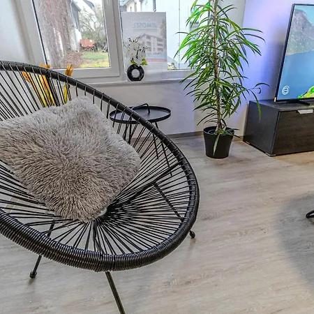 아파트 Fewomo Stilvolles Eg Appartment, Brauneberg, 4 Pers, Boots Slipanlage, Moselradweg, Seniorengerecht 브라운버그
