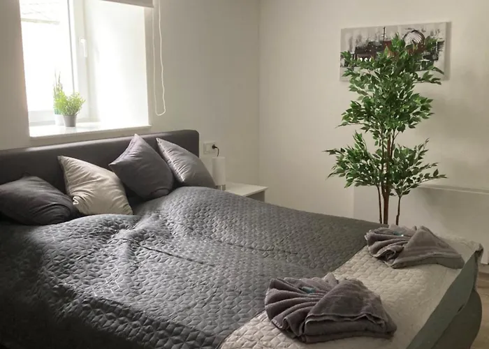 Fewomo Stilvolles Eg Appartment, Brauneberg, 4 Pers, Boots Slipanlage, Moselradweg, Seniorengerecht * 布劳讷贝格